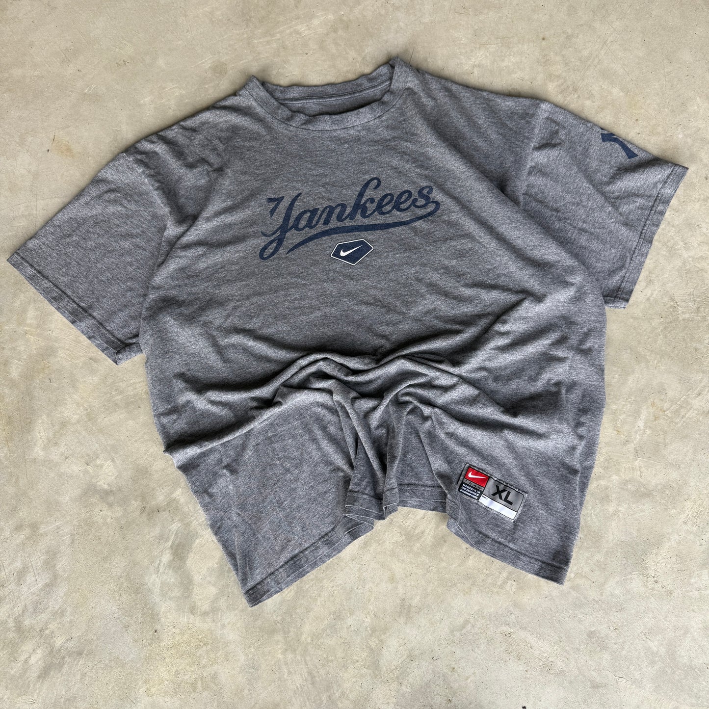 Nike Yankees Tee - Size XL