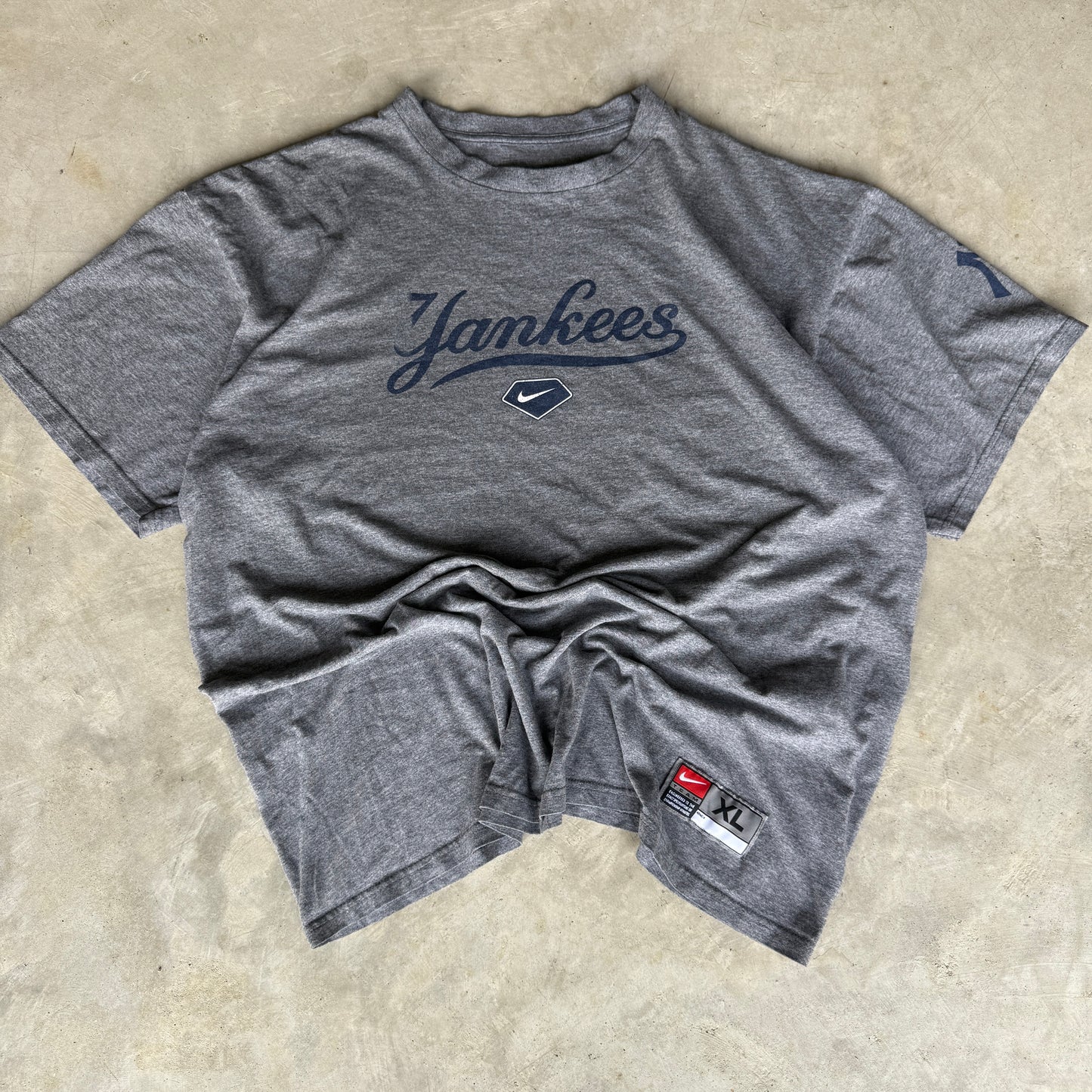 Nike Yankees Tee - Size XL