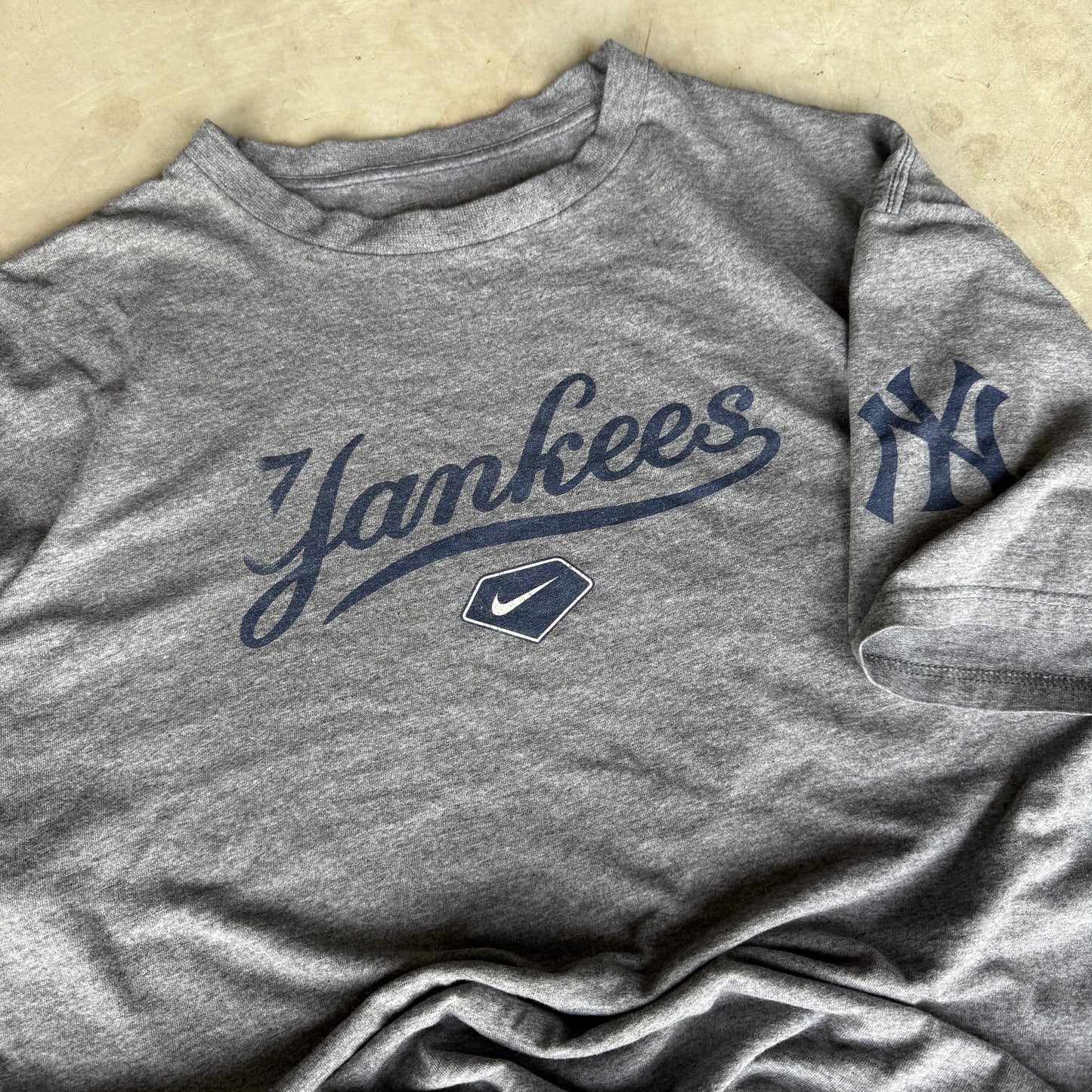 Nike Yankees Tee - Size XL