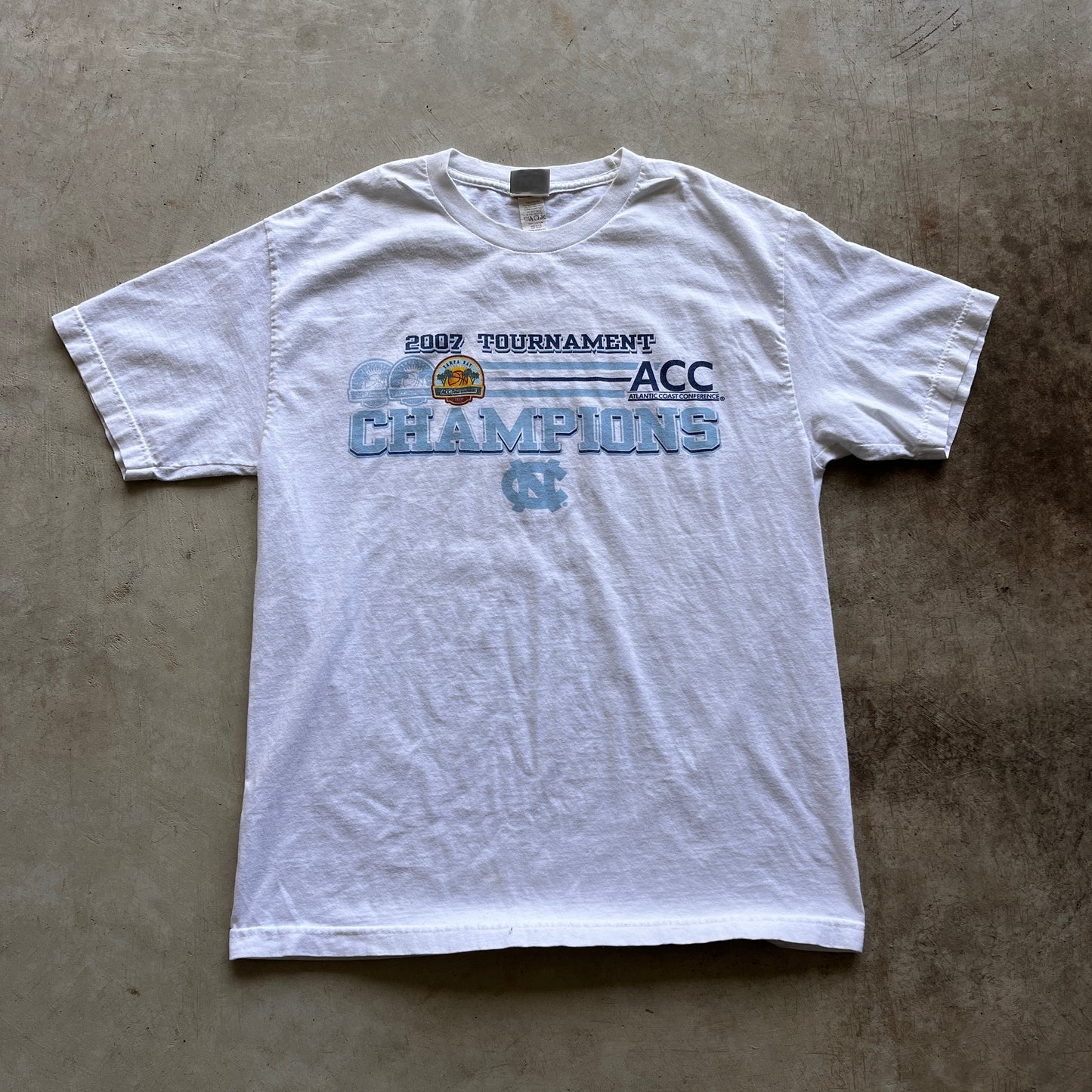 Vintage UNC Shirt -L